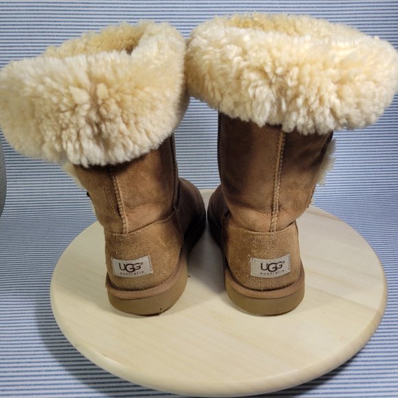 UGG AUSTRALIA 1962 BAILEY 3-Button Triplet Boots Suede Women's Size 5 Chestnut - Picture 4 of 11